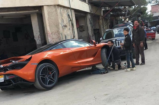 عندما يتعامل المصريون مع ماكلارين 720S مثل أي فيرنا
