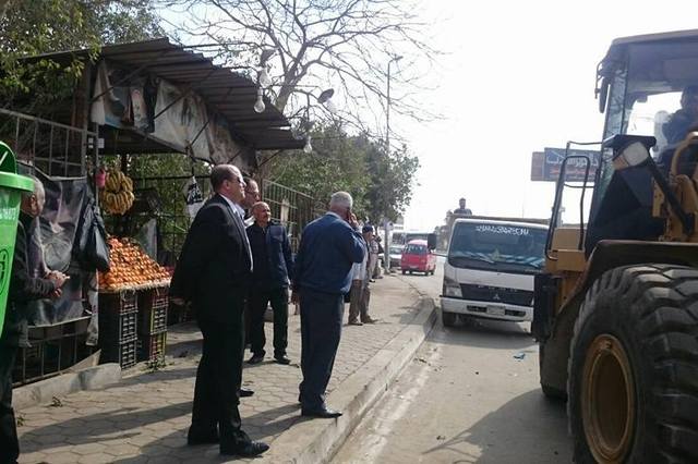 حملات في موقف العاشر والدائري ومطالب بتسجيل التكاتك في القاهرة