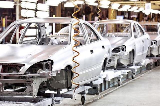 تقليل الأسعار أو زيادة دخل الناس . . الطرق الوحيدة لانتعاش سوق السيارات