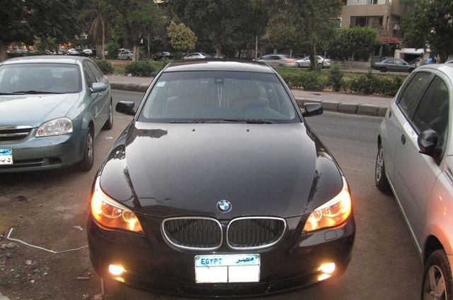 بي ام دبليو الفئة الخامسة موديل 2005 تتوفر بمتوسط 320 ألف جنيه