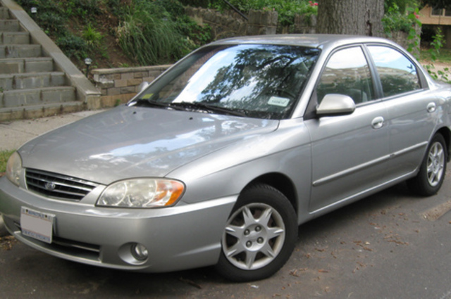 كيا سبكترا 2003 بمتوسط 83 ألف جنيه وأهم عيوبها اقترابها من الارض