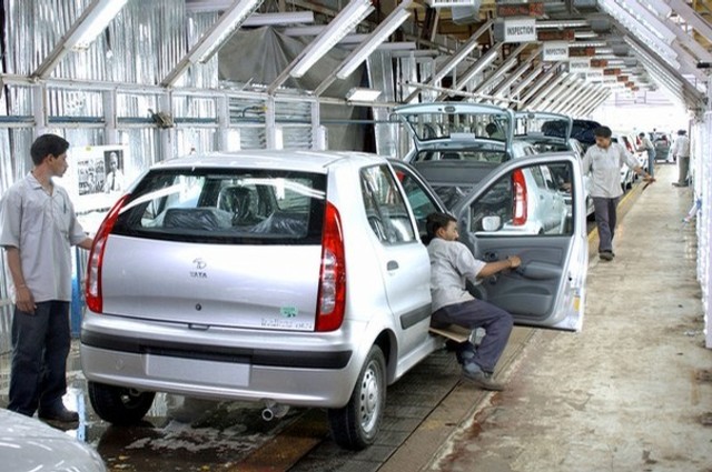 حماية المستهلك يتعجب من تطبيق 10 مواصفات سلامة فقط في السيارات