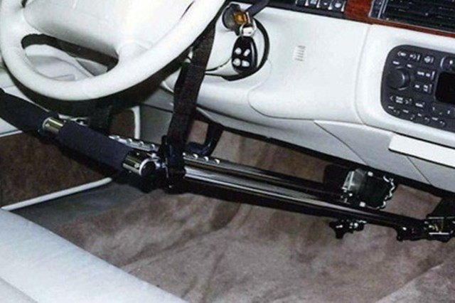 ضبط عصابة تزوير وترخيص لسيارات المعاقين