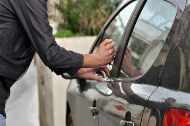 ضبط سيارة مسروقة تابعة لأوبر أو كريم بعد طلب فدية 20 ألف جنيه