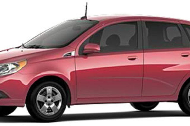 شيفروليه أفيو 5 . . هاتشباك صغيرة متوسط سعرها مستعملة 100 ألف جنيه حالياً