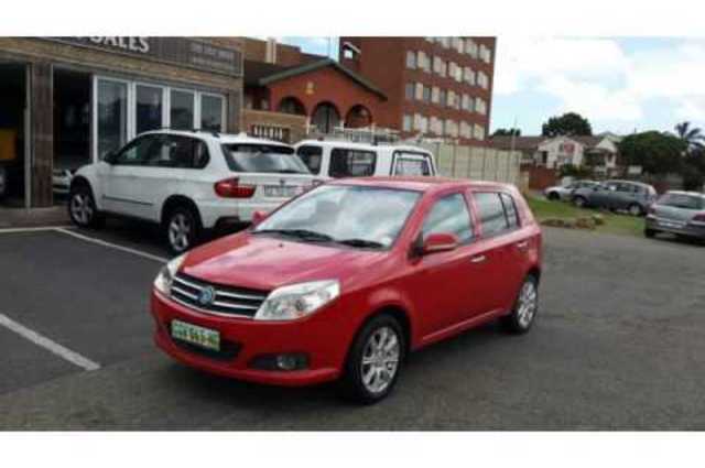 جيلي MK موديل 2010 . . هاتشباك مظلومة بمتوسط سعري بين 70 و80 ألف جنيه