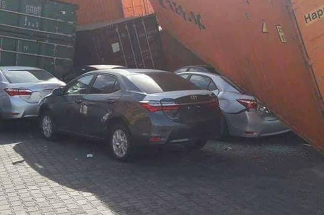 بالصور : سيارات تويوتا كورولا زيرو ضحايا العاصفة الترابية في مصر 