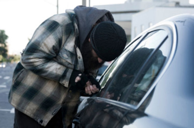 استمرار التحقيق مع عصابة سرقت 13 سيارة في الجيزة