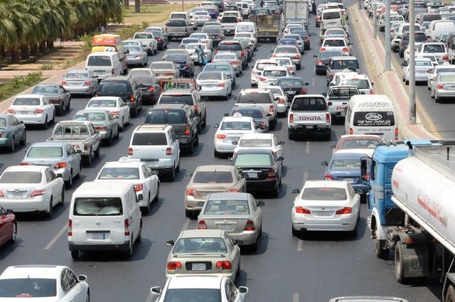 تأمين الجيزة برفع السيارات القديمة وانقلاب ملاكي من فوق أكتوبر