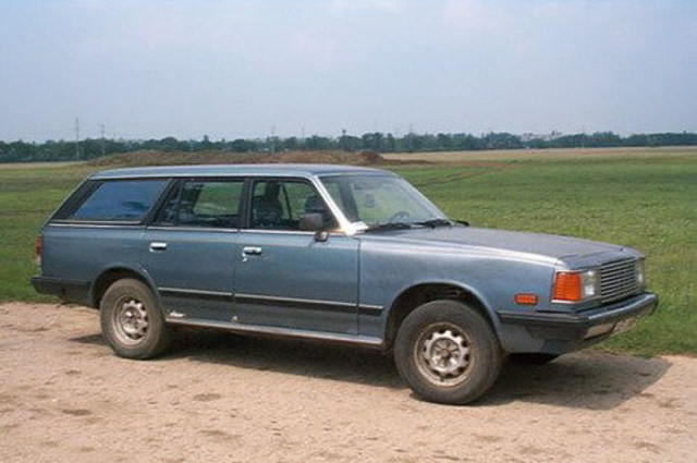 مازدا 929 استيشن . . سيارة واسعة وعائلية في حدود 30 ألف جنيه