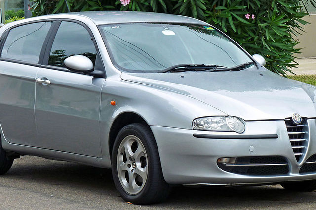 ألفاروميو 147 . . هاتشباك جذابة تعتبر فرصة في سوق المستعمل