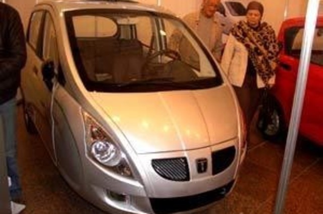 أول سيارة بثلاث عجلات في مصر بسعر 30 ألف جنيه والترخيص يمنع بيعها