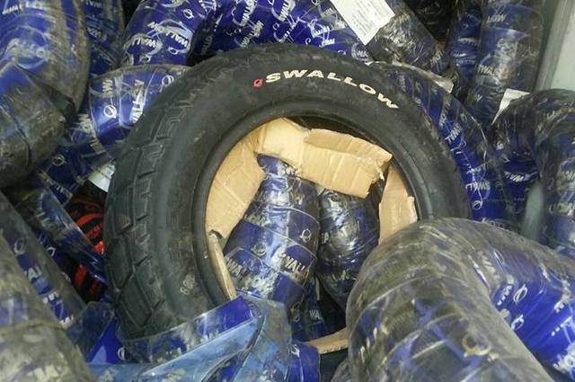 اطارات وعجلات حديدية في مزاد جمرك السويس والعين السخنة