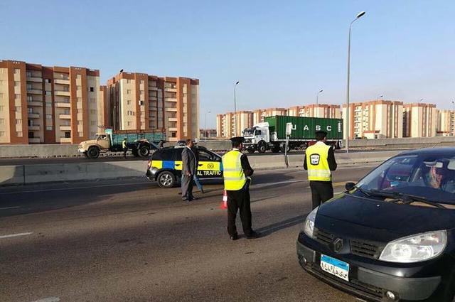 حملات مرورية على الطرق السريعة تشمل النقل والاطارات والسرعة