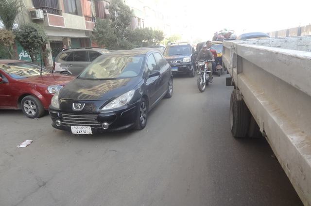 حملة مرورية لضبط السيارات التي تسير عكس الاتجاه