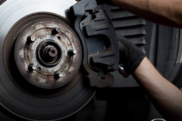 مازدا تطالب بتغيير دواسات الفرامل كل 40 ألف كم