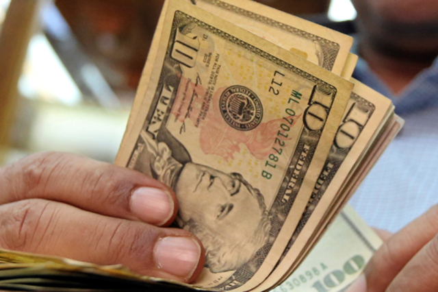 ثبات الدولار الجمركي في ديسمبر عند 16 جنيه 
