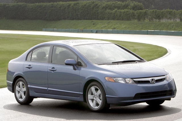 هوندا سيفيك 2006 . . الجيل الثامن الذي قدم في مصر بسعر 140 ألف جنيه