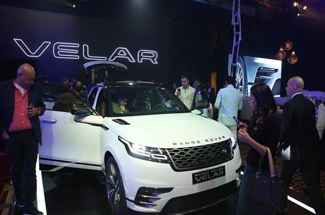 رانج روفر فيلار الجديدة تقدم لأول مرة في مصر