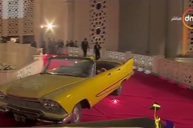 السيارات الكلاسيكية تتألق في مهرجان القاهرة السينمائي وعلى رأسها سيارة أحمد رمزي