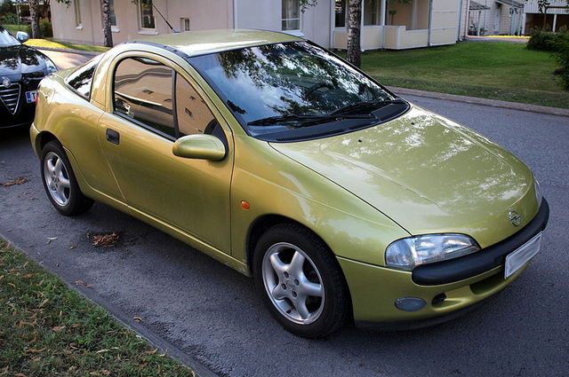 أوبل تيجرا الكوبيه الشبابية تتراوح من 60 الى 80 ألف في سوق المستعمل