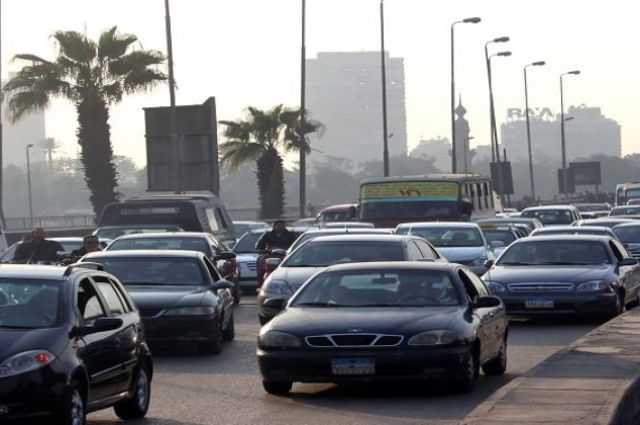 طرق القاهرة اليوم تعاني من زحام بالنهار وسيولة مسائية