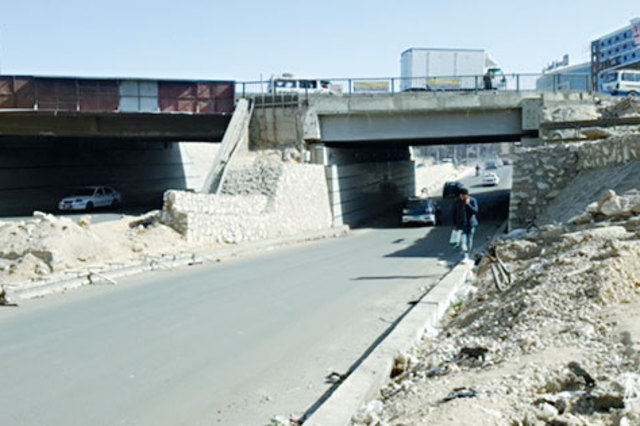 اغلاق نفق زهراء المعادي شهر بعد تساقط قطع منه على السيارات