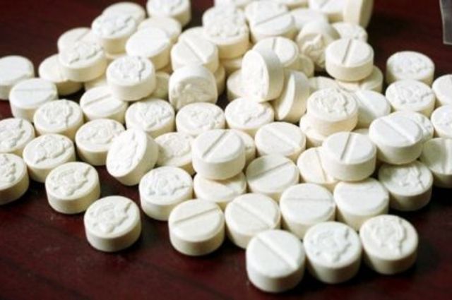 صاحب شركة قطع غيار سيارات يستغلها في تهريب المخدرات