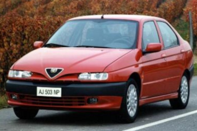 ألفاروميو 146 المستعملة. . سيارة عائلية بمحرك 2000 سي سي وقوة 155 حصان في مصر