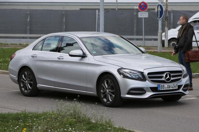 تعرفوا على أحدث سيارات مرسيدس في السوق المصري