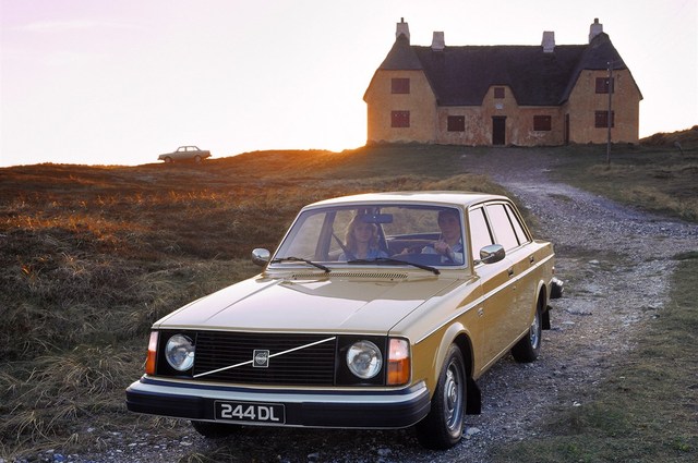 فولفو 244 المستعملة . . قوة ومتانة وتحمل وعيوبها ترتبط باستهلاك البنزين