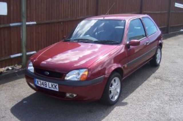 فورد فييستا سيارة جيدة وقطع الغيار تبعد عنها المشترين