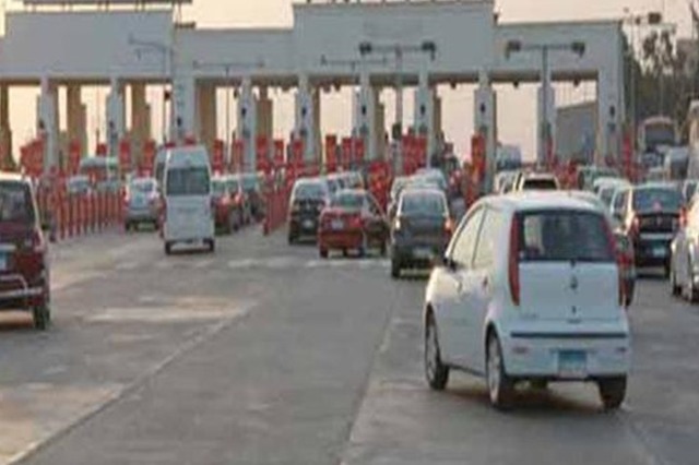 نائب : حالة ضيق وغضب بين الناس بسبب رسوم الطرق