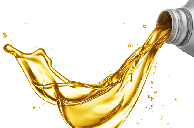 مسئول بشركة زيوت يحذر من اجبار التوكيلات للعملاء باستخدام زيوت معينة