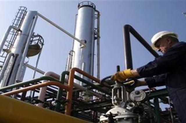 النواب يبحث استغلال شركات البترول الأجنبية اعفاءات السيارات الجمركية 