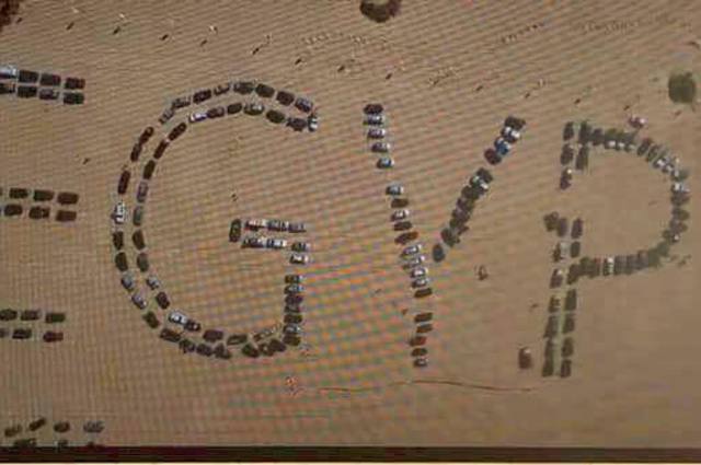 أكبر تشكيل لعلم مصر بالسيارات في مهرجان الصحراء