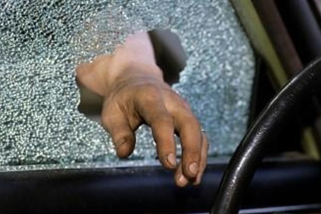 سقطا بعد سرقا ميكروباص وساوما صاحبه لاعادته مقابل 15 ألف جنيه