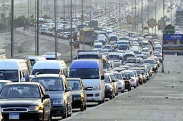 زحام مروري في محور العروبة وكوبري أكتوبر بسبب الأتوبيسات والأعطال