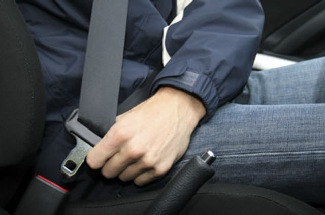 تعرفوا على أهم قواعد وضع حزام الأمان بالسيارات