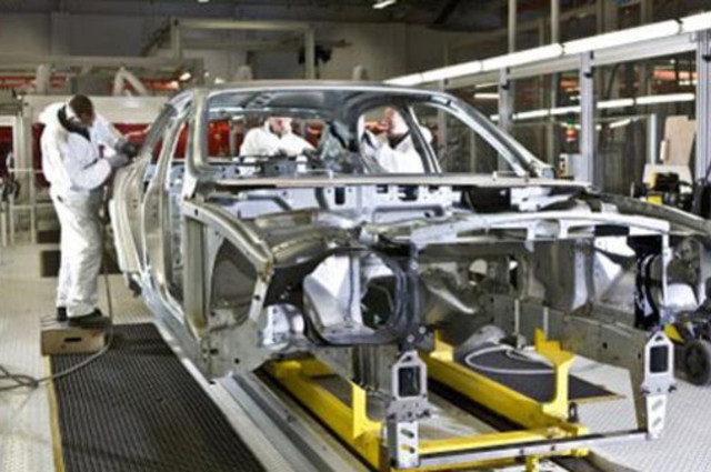 آمال كبيرة في تخفيض اسعار السيارات بانشاء مصانع صينية بمصر