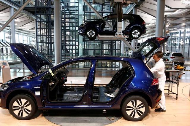 صناعة النواب تؤكد أن تصنيع السيارات في مصر ضرورة لا غنى عنها