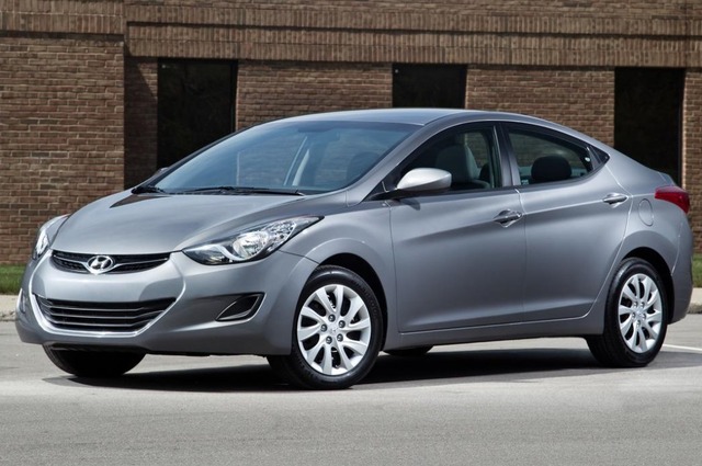 مقارنات : هيونداي النترا ورينو فلوانس 2013