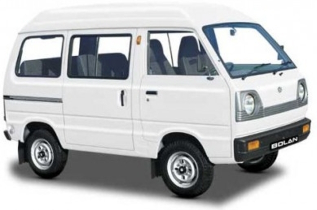 متحايل يقوم بالتلاعب في ترخيص 22 سيارة سوزوكي فان 