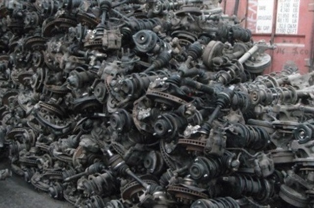 مصادرة 120 ألف قطعة غيار مغشوشة في العبور و899 في محلات لقطع الغيار