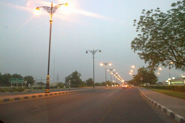 500 كشاف ليد جديد لانارة طرق في القاهرة 