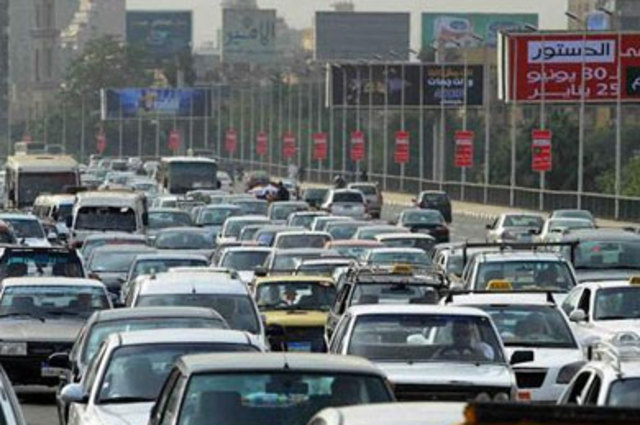 أحمال واختناقات مرورية اليوم في الطرق الرئيسية وأعطال سيارات على أكتوبر