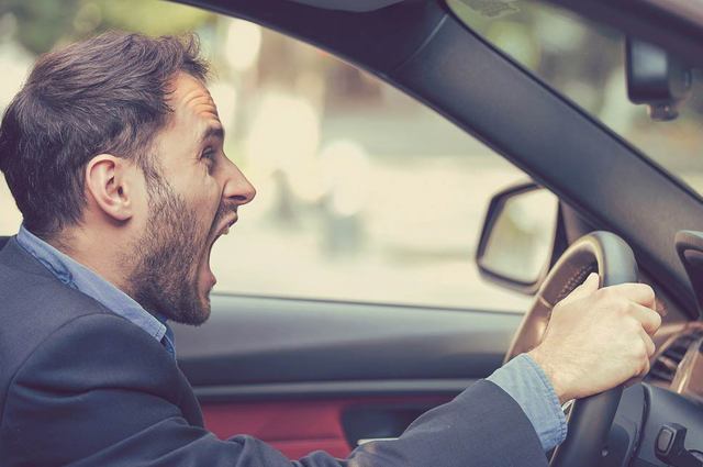 تغلب على غضب الطريق بعدة نصائح