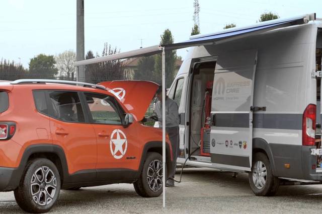 لملاك فيات كرايسلر . . سيارات صيانة متنقلة تأتيكم حتى المنزل