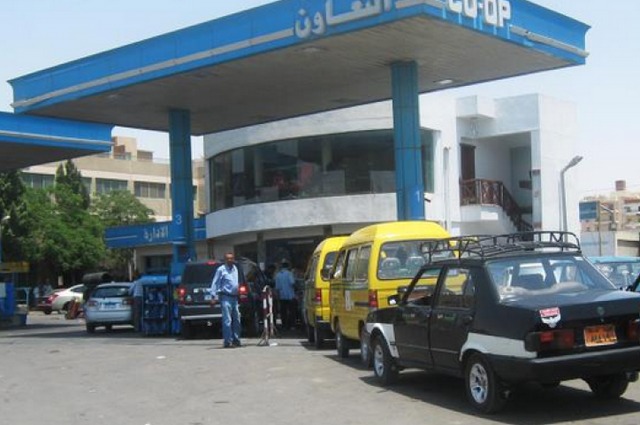 تعرفوا علي مبررات الحكومة لرفع أسعار الوقود !!