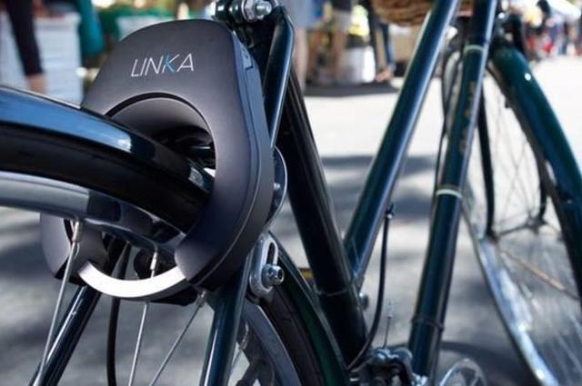 إختراع هولندى : "قفل ذكي" يعطل المحمول أثناء قيادة الدراجة